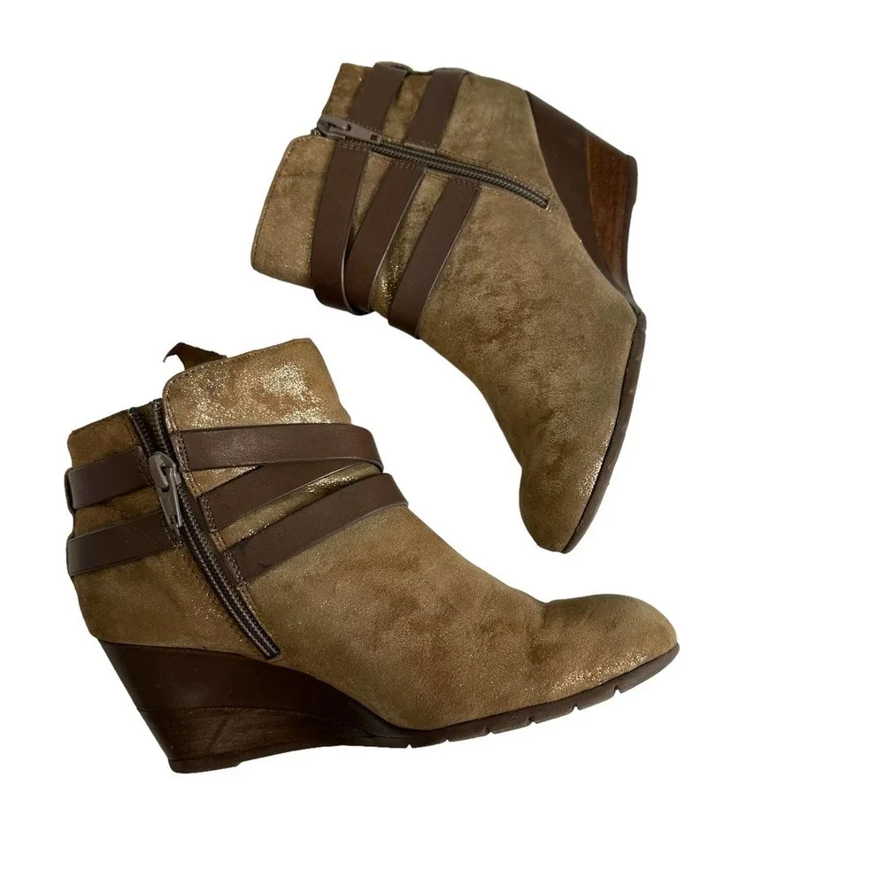 Sofft ankle booties